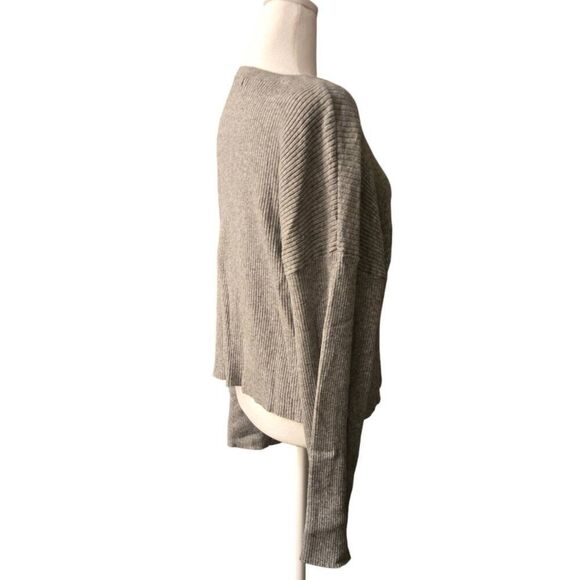 Forever 21 Women's Size 3X Grey Drop Shoulder Cropped Sweater - Picture 4 of 5